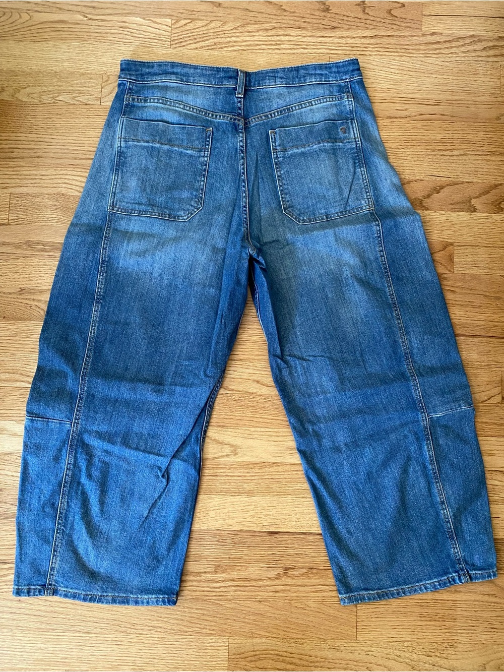 Pilcro: Blue Denim Barrel-Leg Jeans - Picture 2 of 5